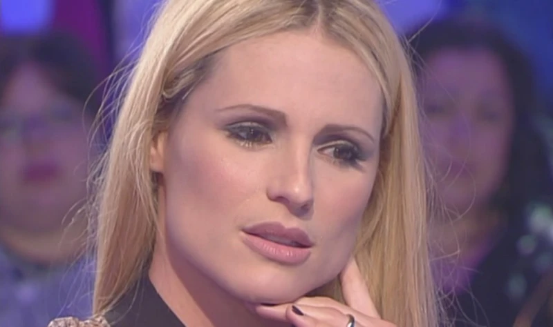 Michelle Hunziker, l'aneddoto straziante sul padre alcolizzato: "Quando per ore, con lo zaino..."