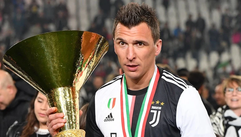 Mario Mandzukic, addio Juventus: va in Qatar. Il saluto? Un "vaffa" a mister Maurizio Sarri