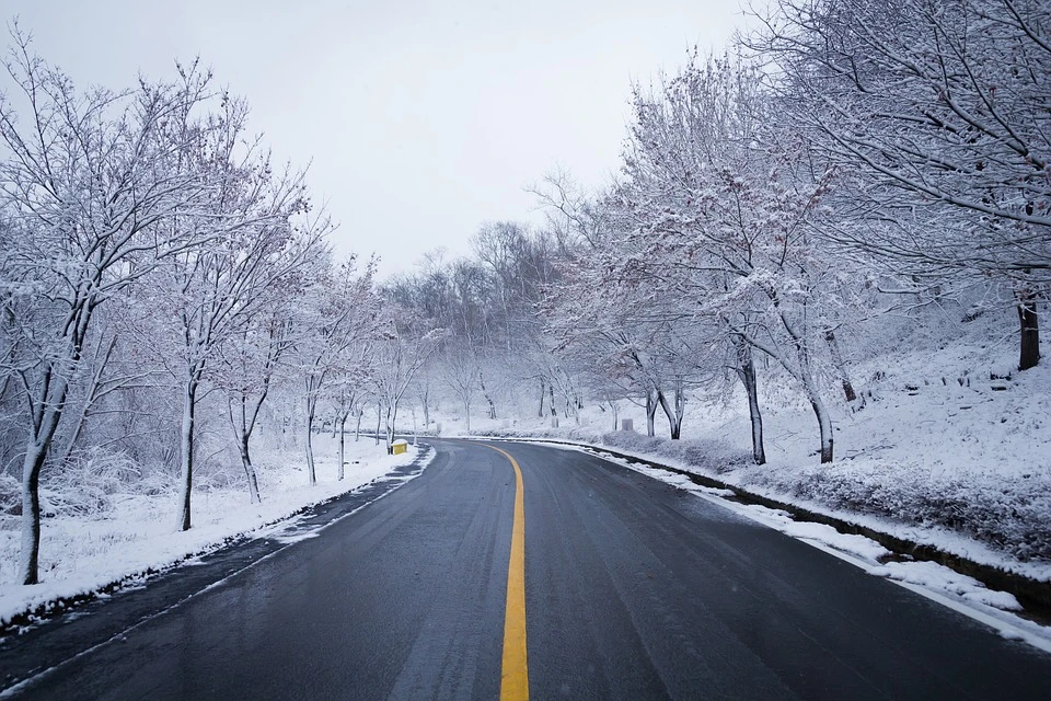 Meteo, weekend ancora maledetto: ondata di freddo artico e neve, dove si scende sotto i 4°