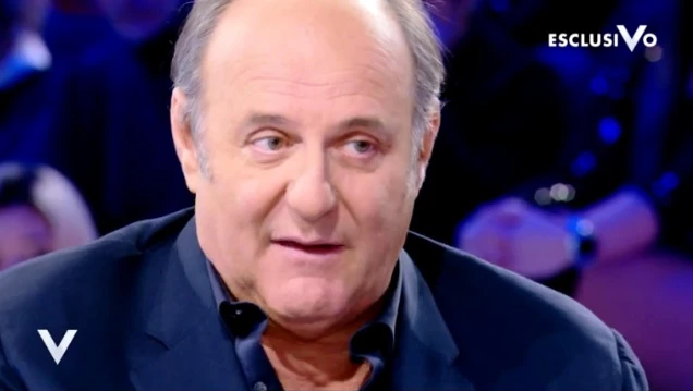 Verissimo, Gerry Scotti e il pazzesco aneddoto su Mike Bongiorno: "Quando nei corridoi di Cologno Monzese..."