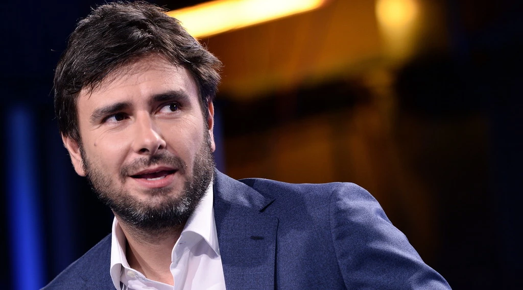 Alessandro Di Battista, "opposizione da costruire": nuovo partito in arrivo? Altri sei M5s votano "no" a Draghi