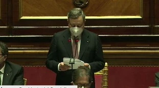 Mario Draghi, il discorso al Senato per la fiducia: "Come nel Dopoguerra. Governo europeista, euro irreversibile". Il riferimento a Salvini e Meloni