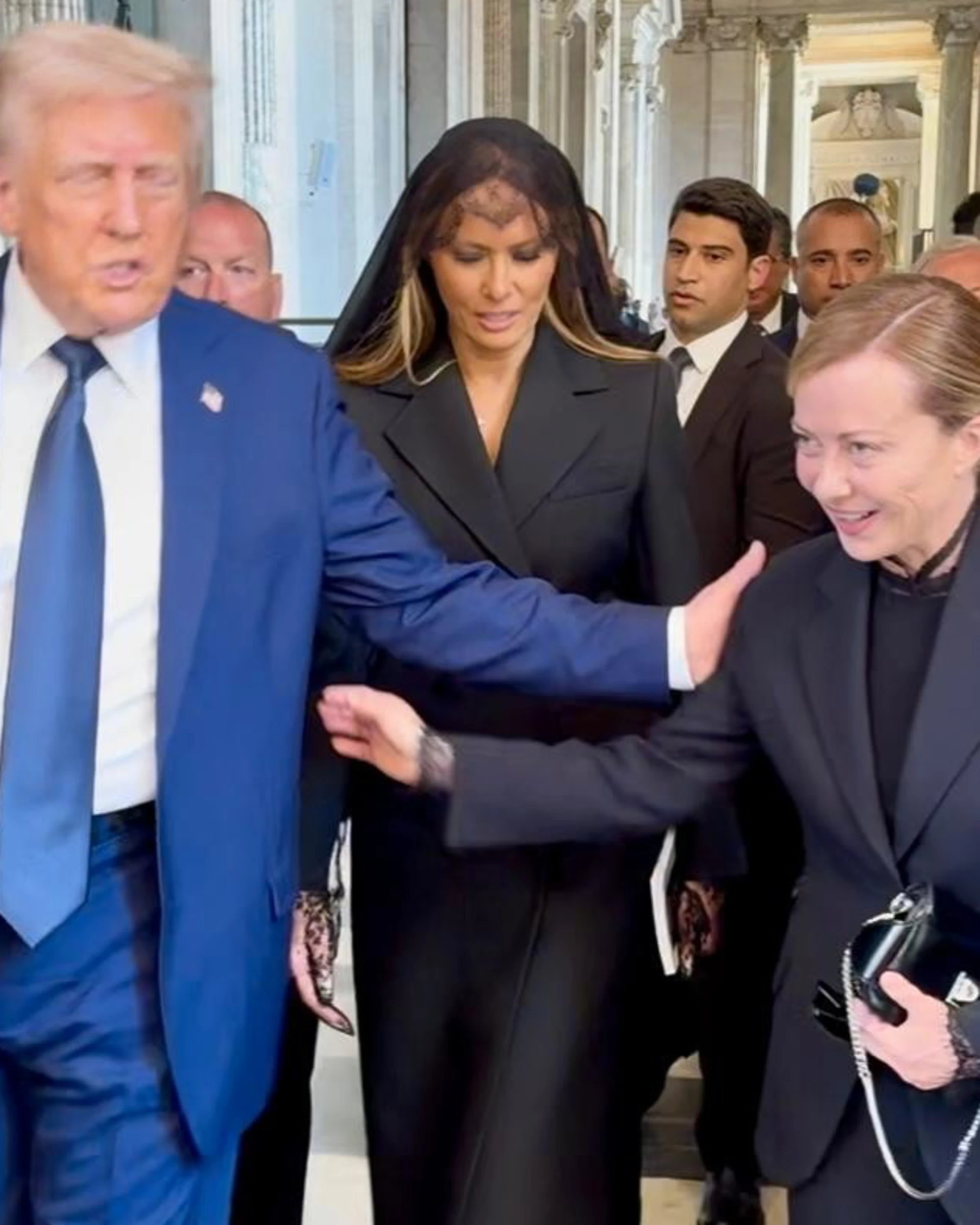 Giorgia Meloni, parole pesanti: "Storico incontro Trump-Zelensky"