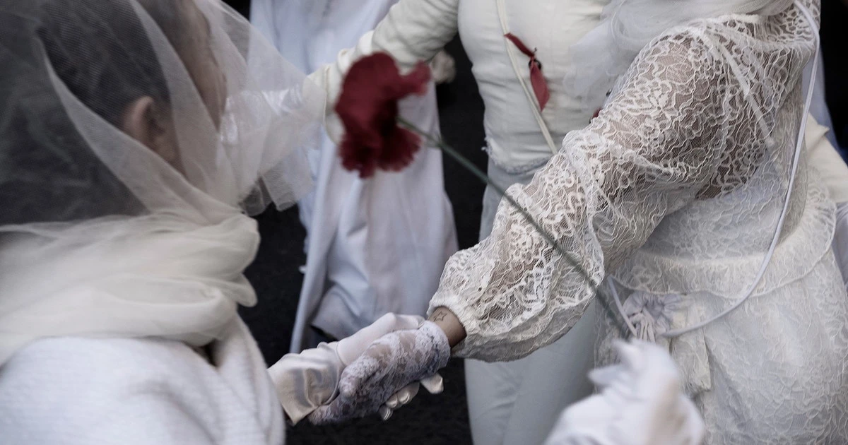 Le  ’Ntuppatedde di Sant'Agata, donne velate e libere