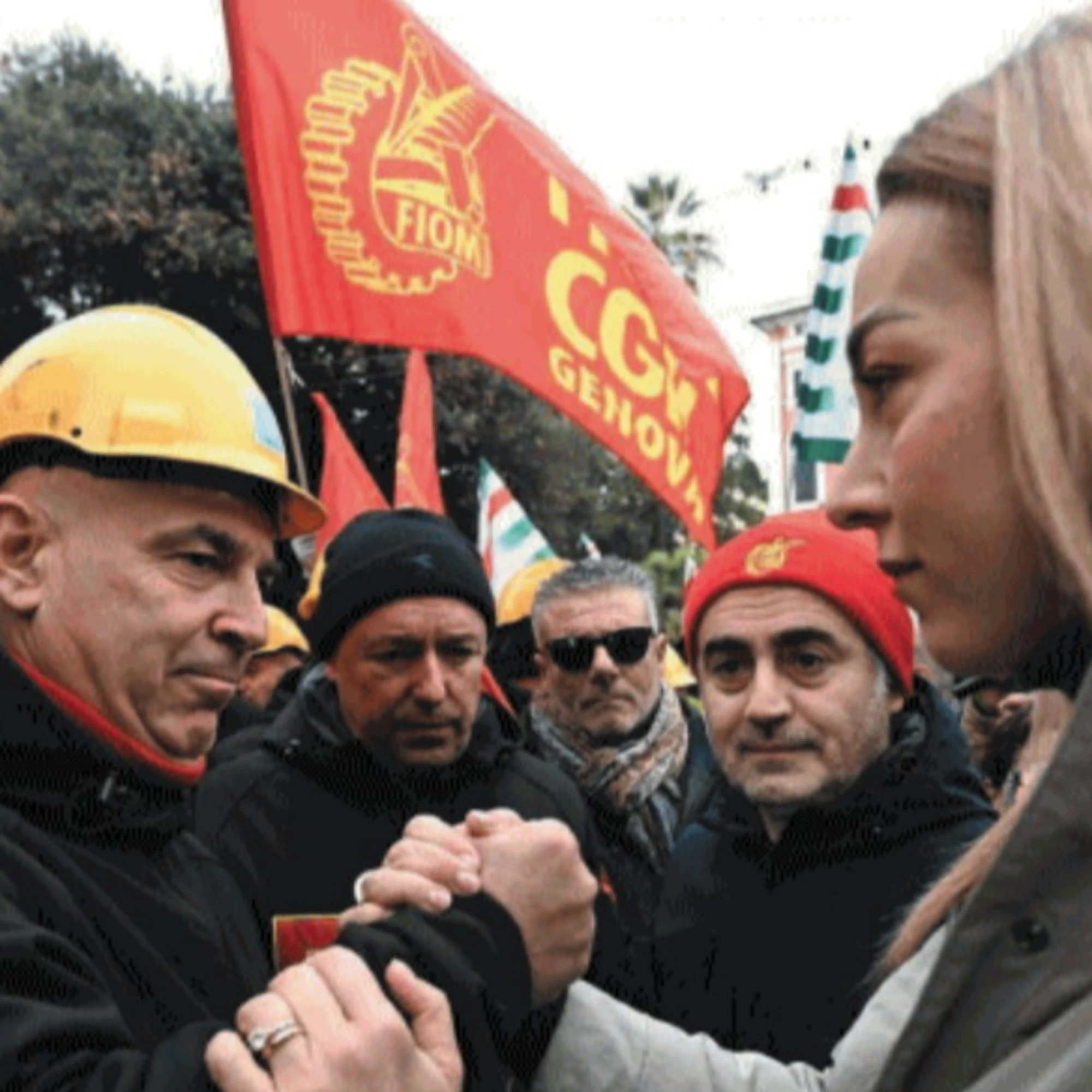 Il Pd benedice il corteo che dà l'assalto alla polizia