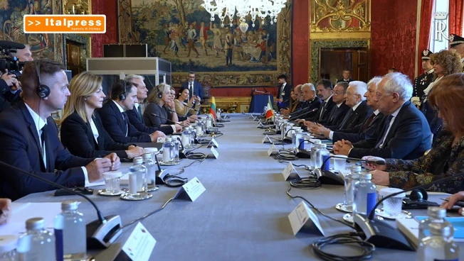 Mattarella "Da Italia e Lituania importante contributo per sicurezza e pace"