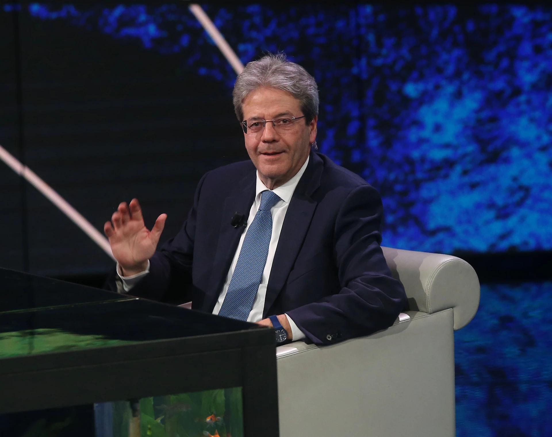 Paolo Gentiloni, l'idea di fondere Pd e Leu: il rilancio disperato del centrosinistra
