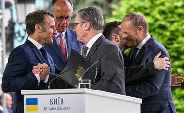 Meloni fa bene a evitare Macron e Merz: volenterosi e senza voti