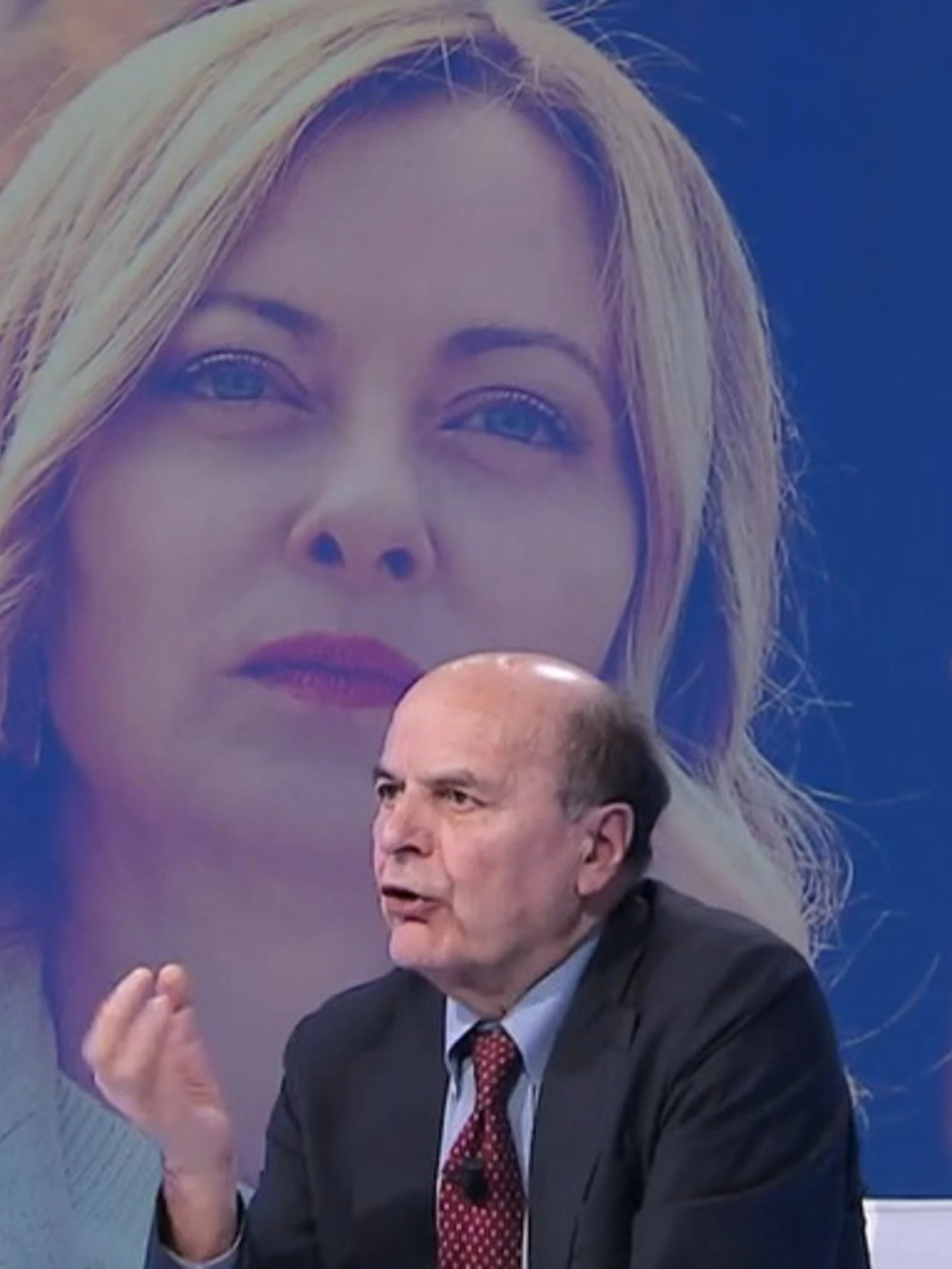 Bersani fuori controllo dalla Gruber: "Alla Orefici e alla Meloni rispondo io"