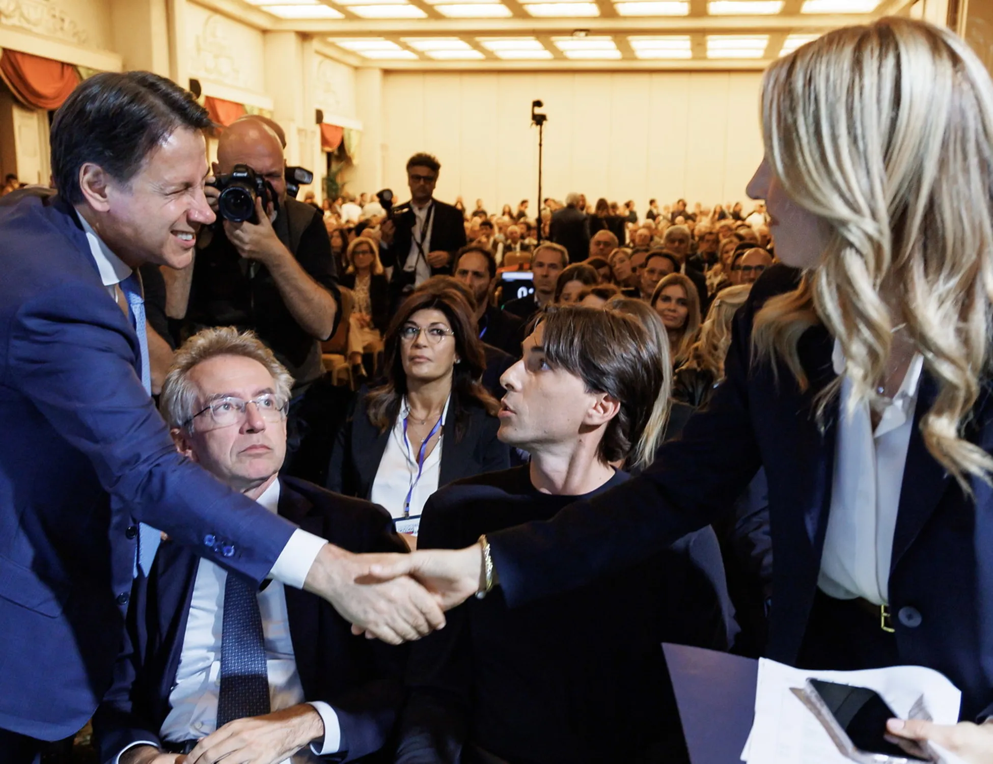 Leggi l'articolo: Incontro Conte-Silvia Salis: intrighi e manovre a sinistra