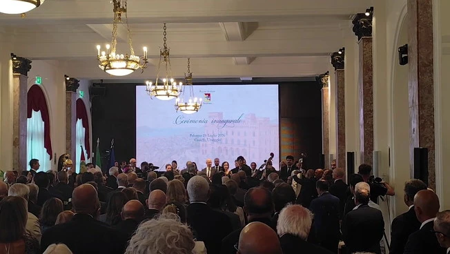 A Palermo riapre Castello Utveggio, Mattarella accolto dagli applausi