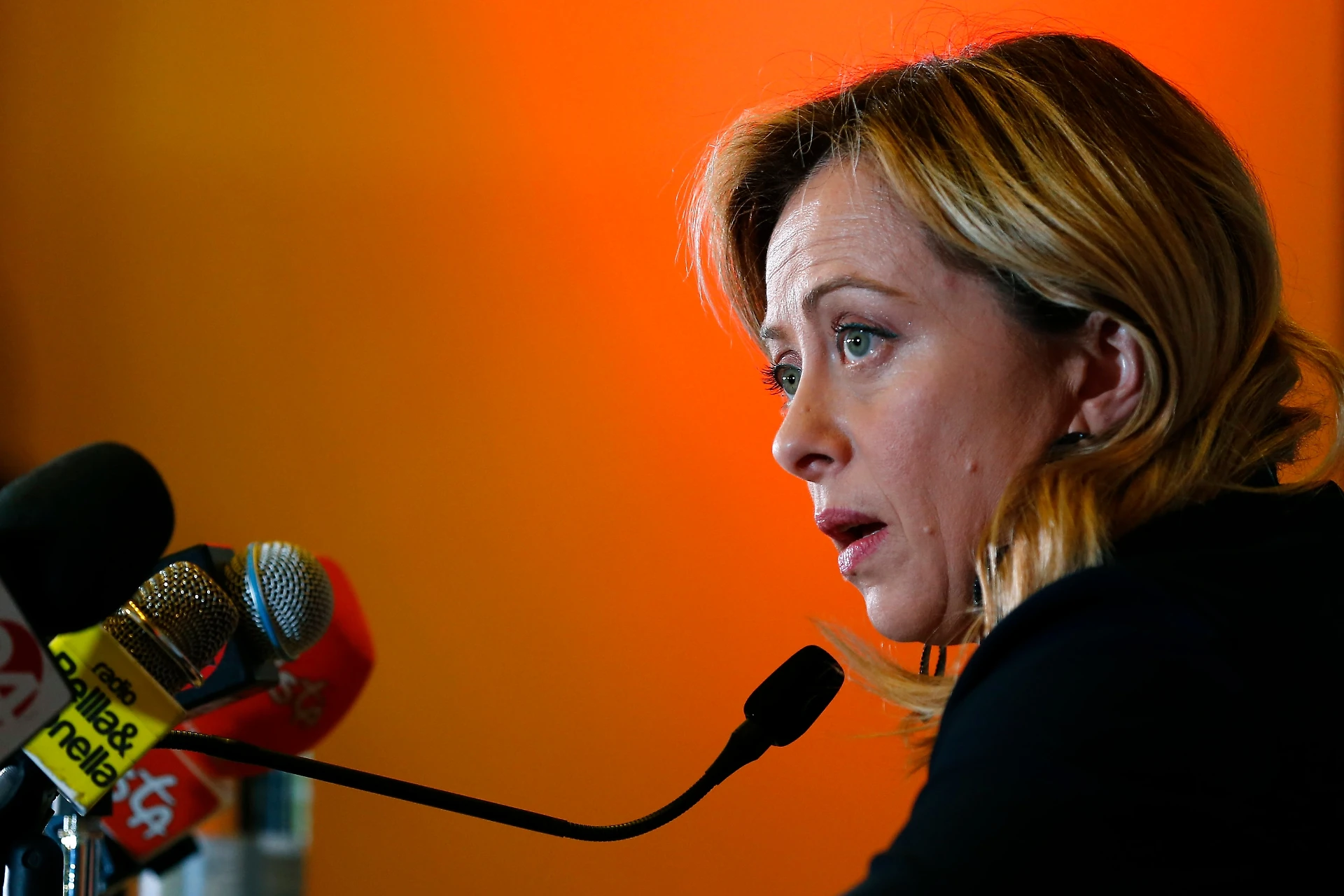 Sondaggio Index Research, Giorgia Meloni fa la storia: Fratelli d'Italia supera Berlusconi e Forza Italia