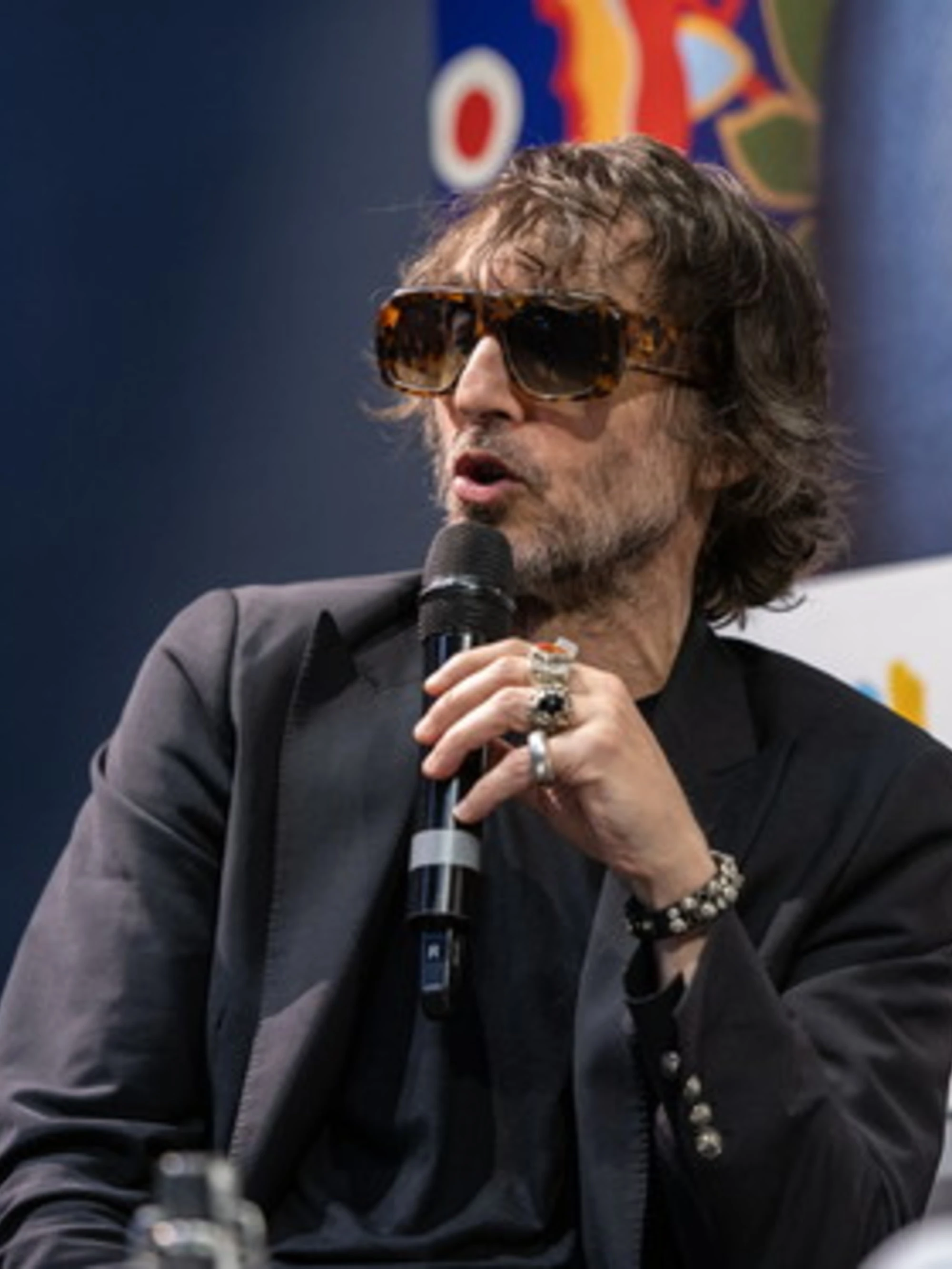 Giuseppe Cruciani candidato sindaco a Milano: "Ordine e decoro". Ma poi... un mistero