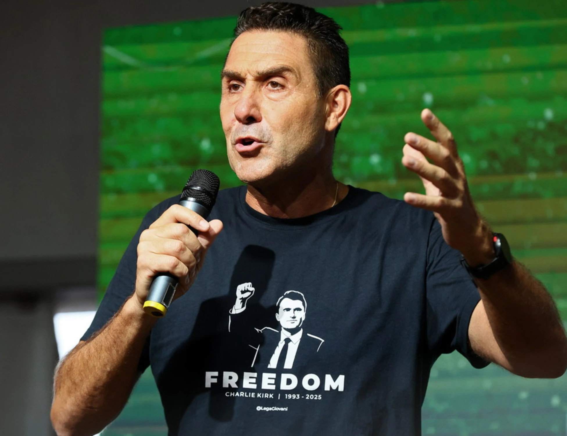 Generale Vannacci, il nome del movimento giovanile fa impazzire la sinistra