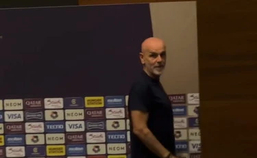 Pioli, deriso da un giornalista arabo: "Aeroporto"