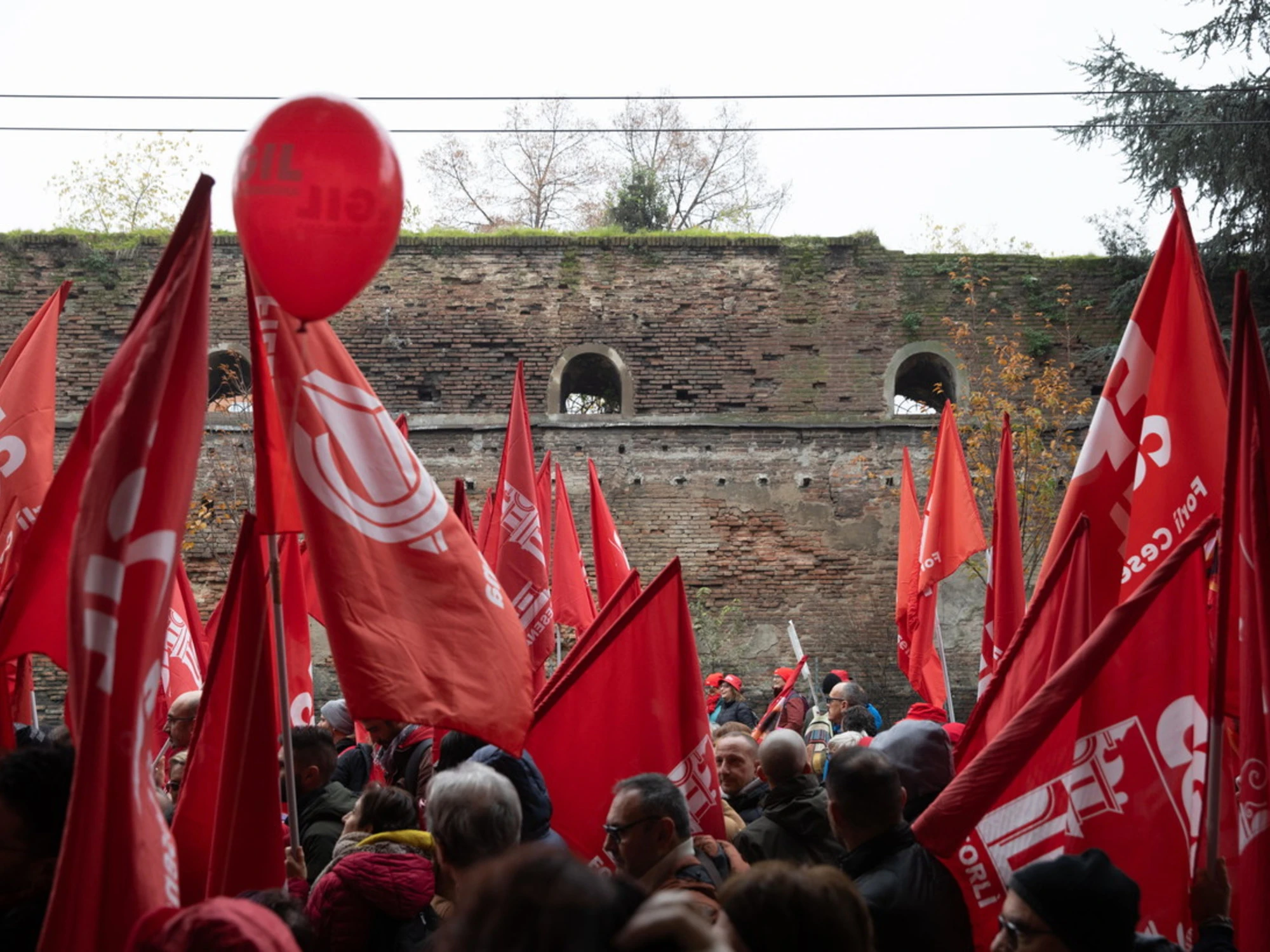 Cgil, cortocircuito: in piazza "contro l'Iran e contro gli Usa"