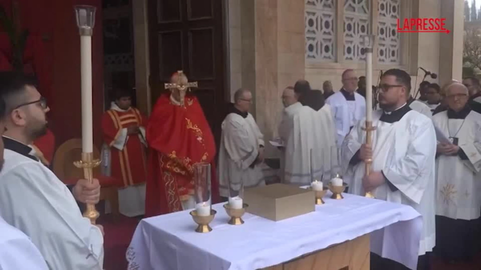 Gerusalemme, Pizzaballa celebra la messa dopo il divieto di accesso alla Chiesa del Santo Sepolcro