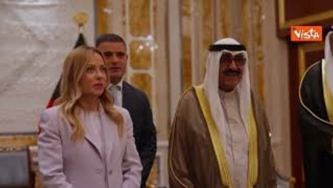 Meloni al bilaterale con l'Emiro Misha'al Al-Ahmad Al-Jaber Al Sabah al Bayan Palace di Kuwait City