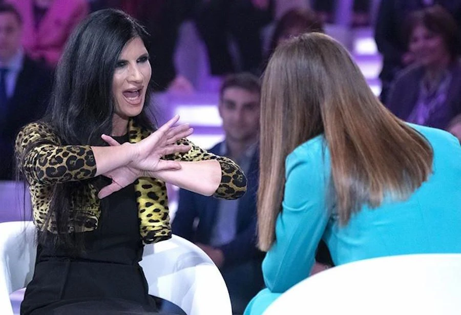 Verissimo, Pamela Prati oltre l'incubo: "Minacciata con l'acido". L'intervista degenera in dramma