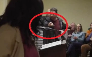 Minneapolis, agguato alla deputata dem: aggredita con una siringa