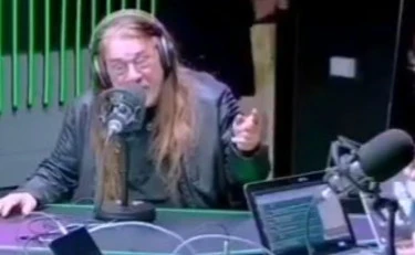 La Zanzara, Pino Scotto a valanga contro David Parenzo: "Sei acqua del cess***"