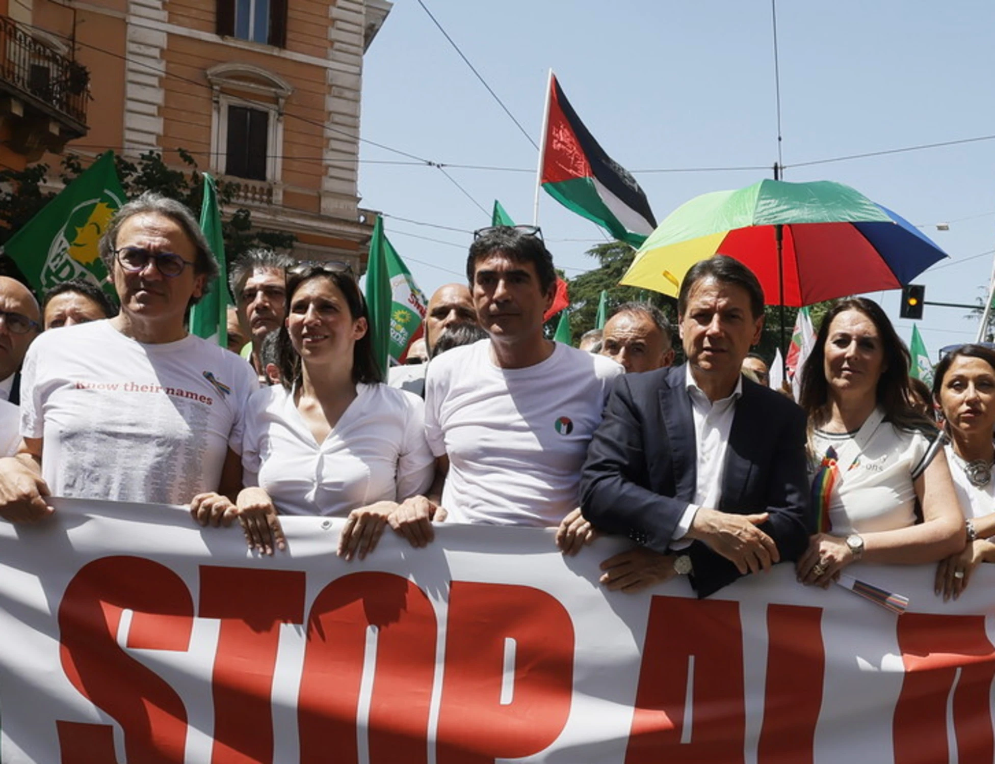 Corteo a Roma, i pro-Pal contestano Pd, M5s e Avs: "Intervento tardivo"