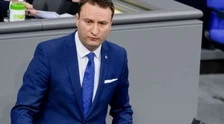 Germania, terremoto CdU: "Corruzione", il big del partito di Angela Merkel costretto alle dimissioni