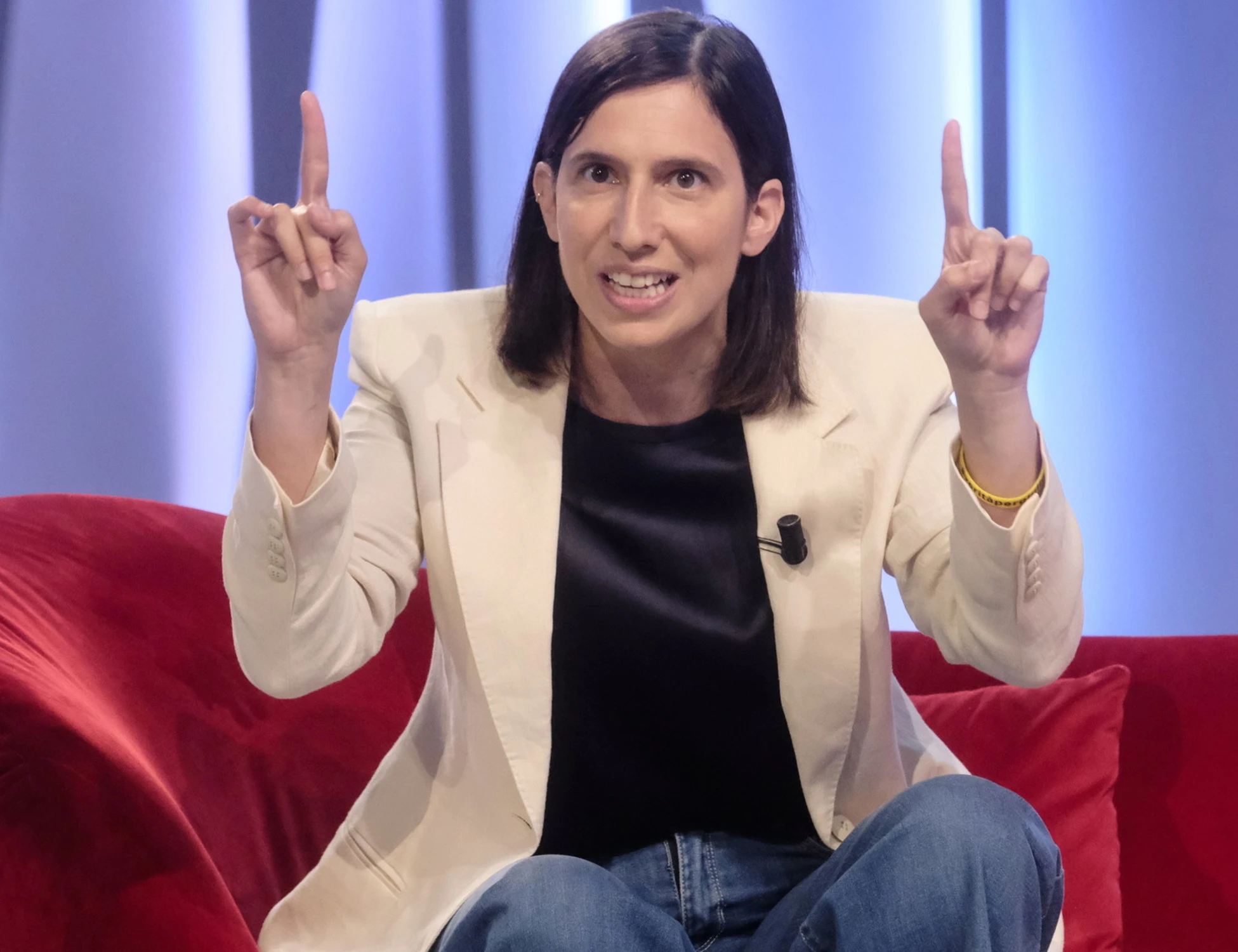 Elly Schlein perde e vaneggia: "Perché Meloni ha vinto le elezioni"