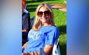 Misty Roberts, la sindaca di 43 anni dello scandalo: la festa in piscina, il 16enne stuprato, l'sms horror