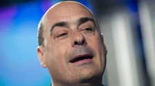 Rai, il Pd contro Nicola Zingaretti per le nomine troppo filogrilline. Il retroscena di Dago: "Lo chiamano disossato"