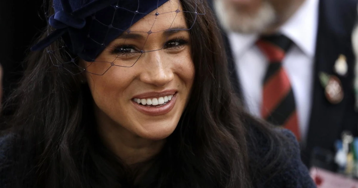 Questa Meghan Markle? Non proprio: torna in tv "conciata" in questo modo. Veleno e sospetti: "Perché lo ha fatto"