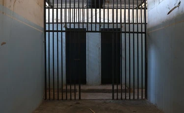 Firenze, senza denti e non può mangiare? 87enne in carcere per un furto
