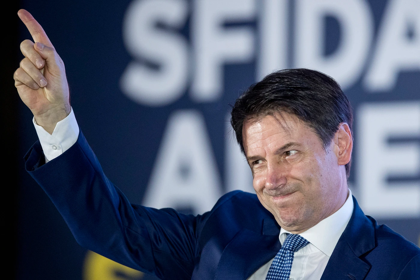 Giuseppe Conte punta a ridimensionare Di Maio e a prendere il suo posto da leader
