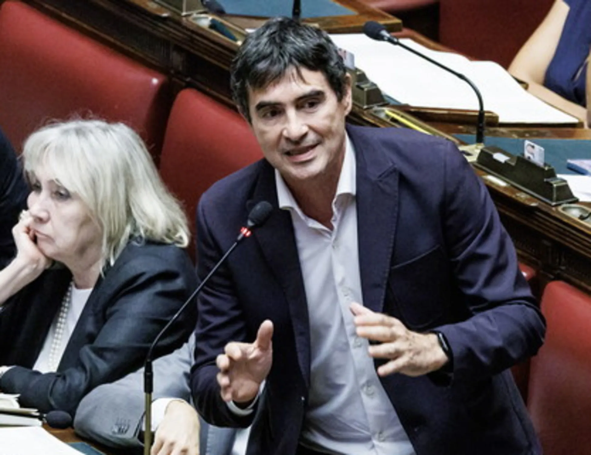 Leggi l'articolo: "Chiedetelo". Delirio-Fratoianni: incredibile proposta ai "ricchi"