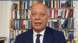 L'aria che tira, Peter Gomez rivela: "Un signore dice che farà cadere il governo"