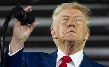Donald Trump, scandalo Chatgate: Mike Waltz pronto alle dimissioni