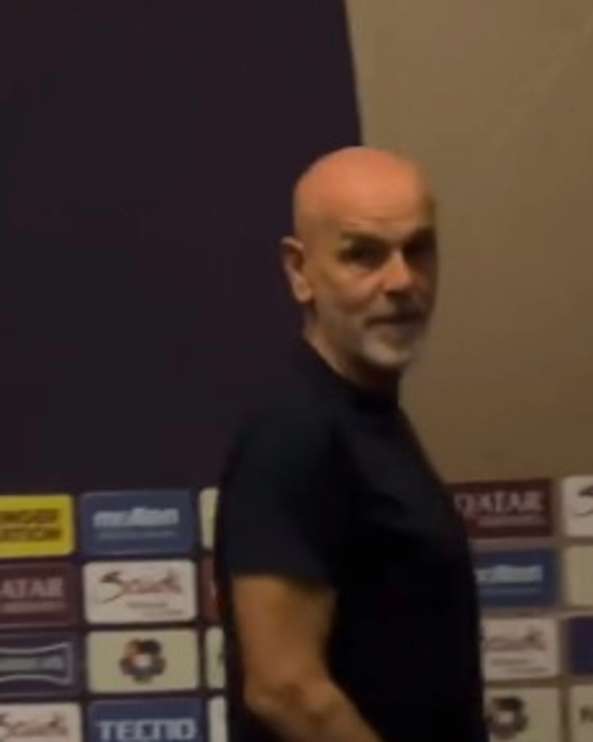 Pioli, deriso da un giornalista arabo: "Aeroporto"