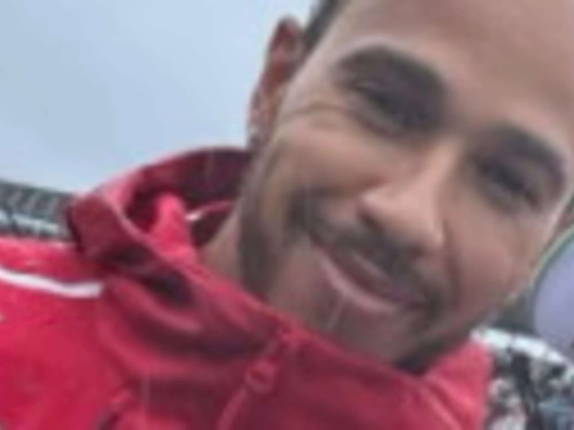 Lewis Hamilton lascia senza parole il paddock di Formula 1: a chi chiede un selfie