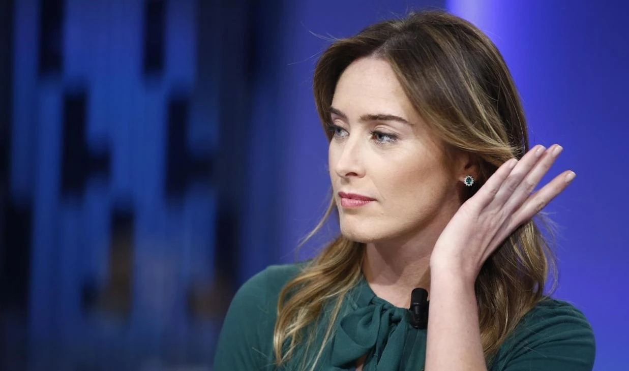Maria Elena Boschi: "Non mi candido segretario del Pd". E candida Gentiloni di nuovo premier