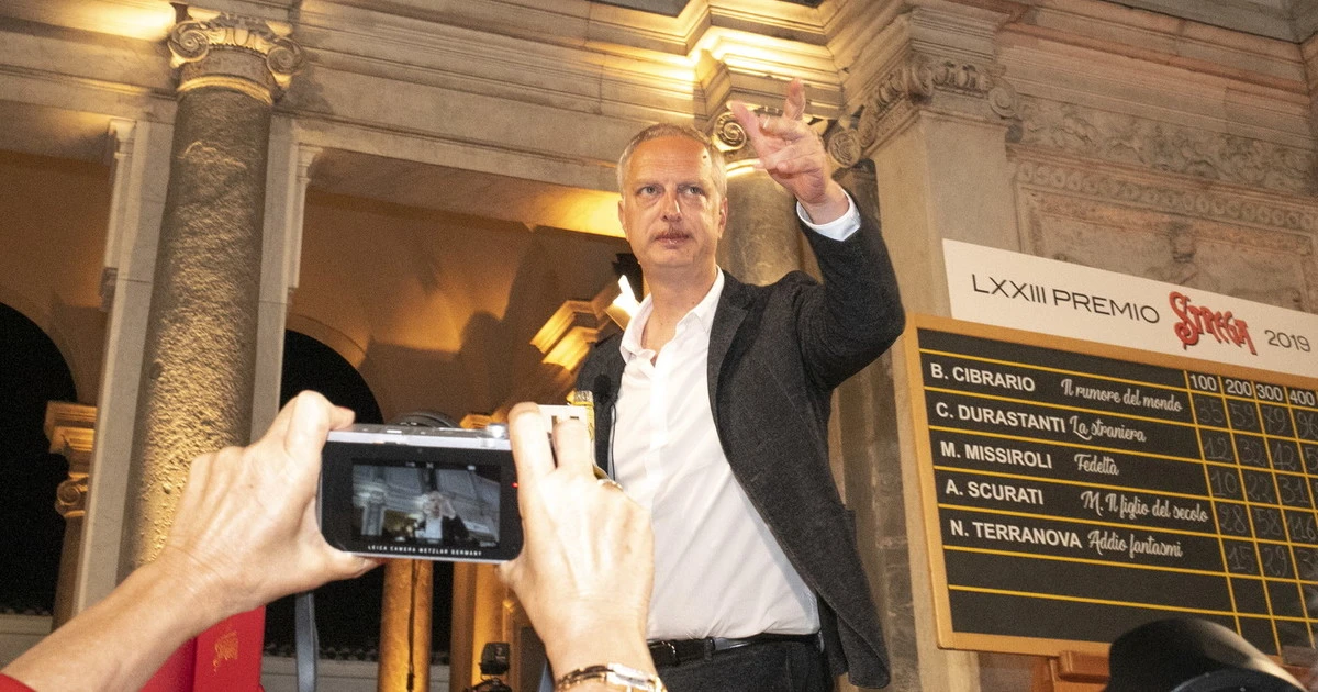 Antonio Scurati insulta la Meloni? Cosa spunta sul conto del "furbetto"