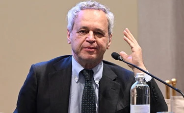 Enrico Mentana riflette sull'addio a La7: l'offerta che lo fa tentennare