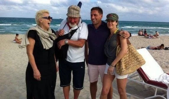 Matteo giura al Quirinale, i suoi scappano a Miami