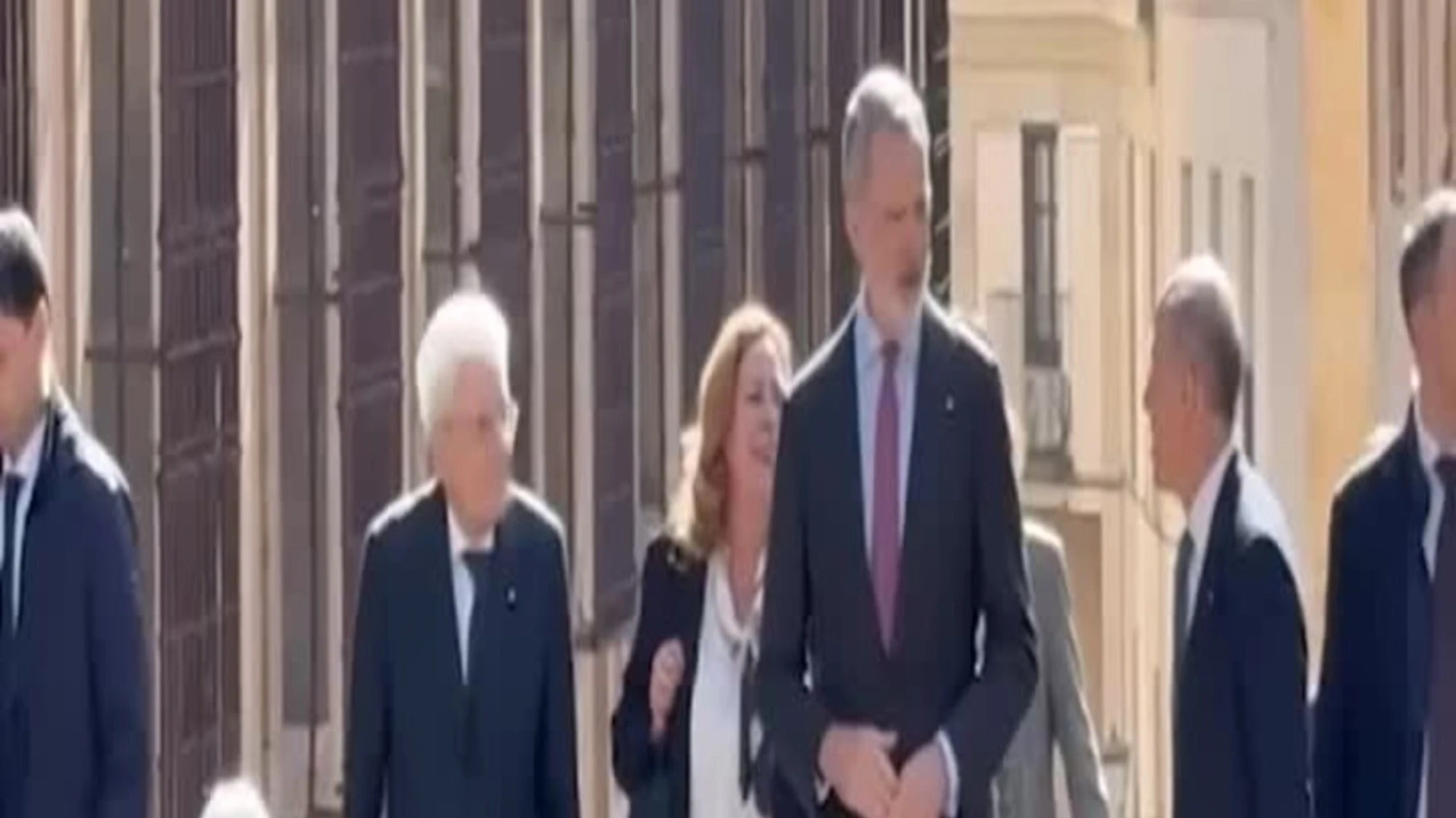 Mattarella a Salamanca con re Felipe: il saluto agli studenti italiani