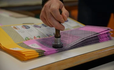 Politiche 2022, la bufala della "manina" dietro le elezioni in Italia