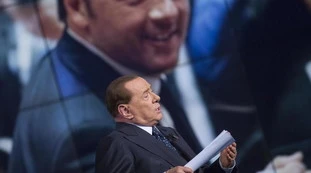 Silvio Berlusconi cancella ogni complimento a Renzi: "Mi devo ricredere, quando in gioco c'è il potere..."