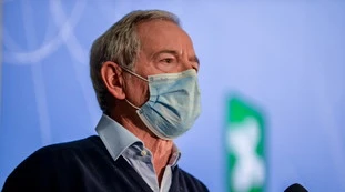 Lombardia, Guido Bertolaso da record: soli 7 minuti per una vaccinazione, la strategia per accelerare i tempi