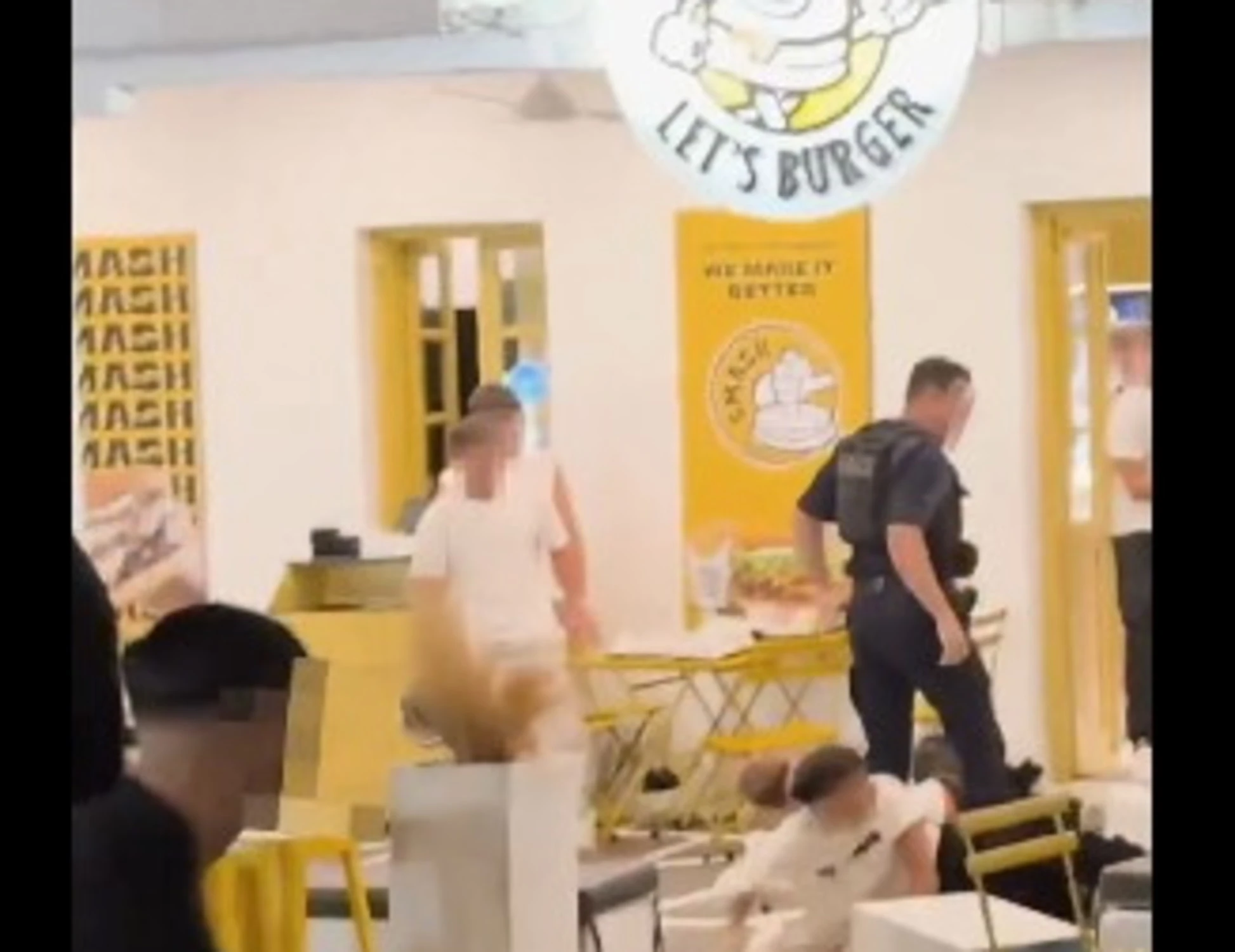 Mykonos, rissa "bestiale" tra giovanissimi italiani: arriva la Polizia, finisce male