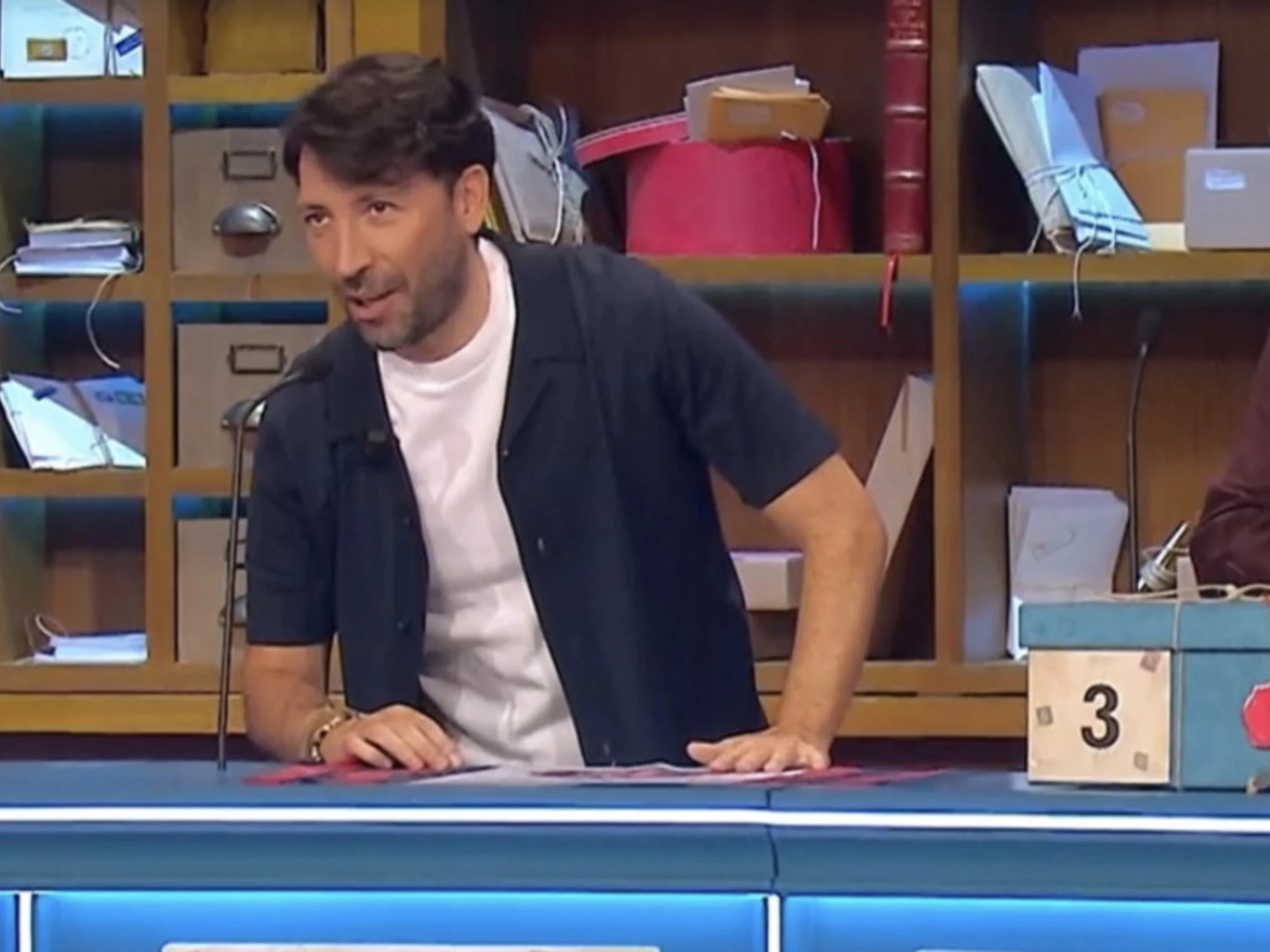 Affari Tuoi, Herbert Ballerina travolto dagli insulti: "La cosa migliore è la tua assenza"