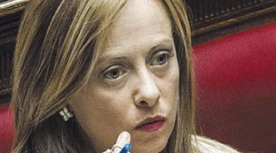 Giorgia Meloni avverte Berlusconi: "Al governo? Può andare solo peggio". E su Conte: "Ci ha deriso"