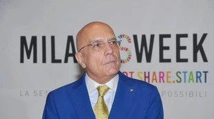Gabriele Albertini candidato a sindaco di Milano? "C'è uno spiraglio": il dietrofront che fa tremare Beppe Sala